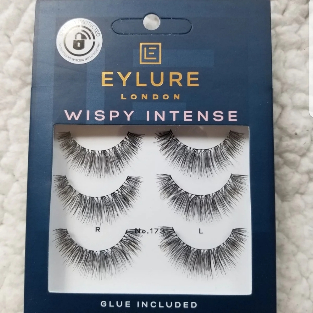 Eylure false eyelashes
